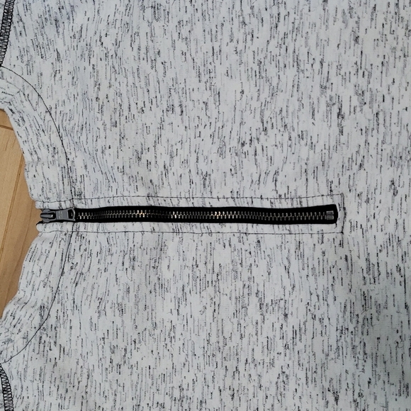 Banana Republic Pullover - Picture 4 of 4